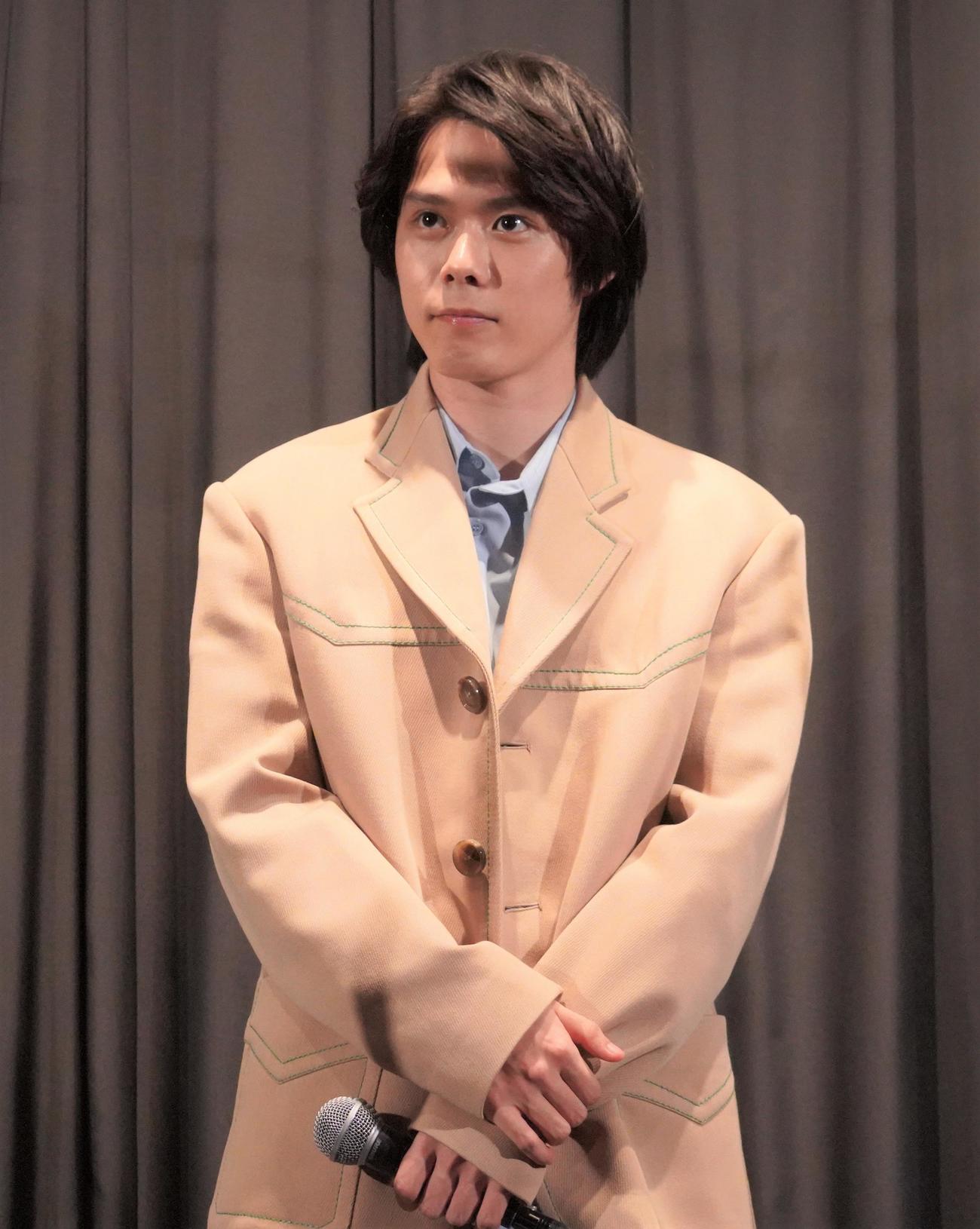 映画「ぬいぐるみとしゃべる人はやさしい」の公開記念舞台あいさつに出席した細田佳央太（撮影・佐藤成）