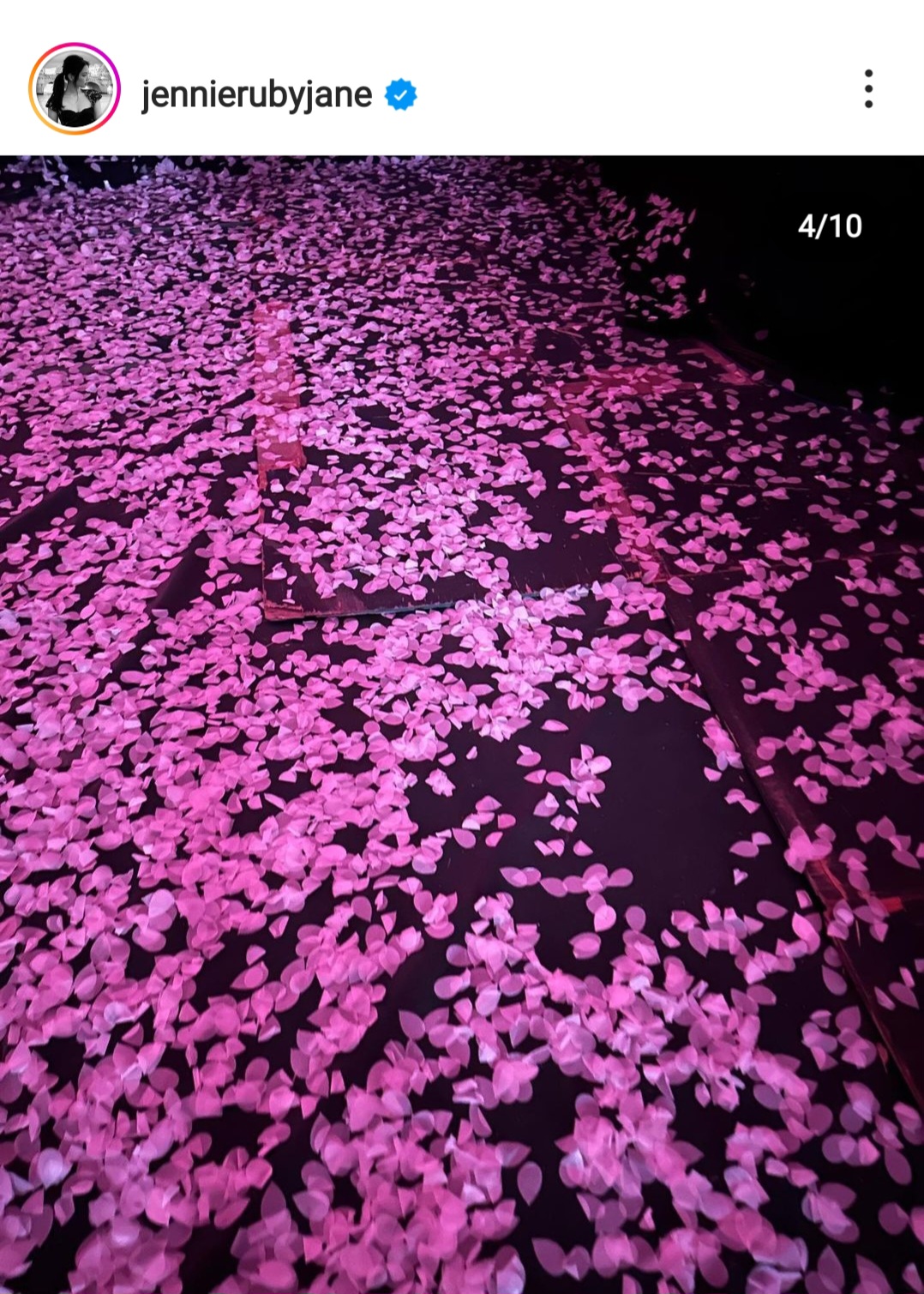 BLACKPINKのJENNIEのインスタグラムから