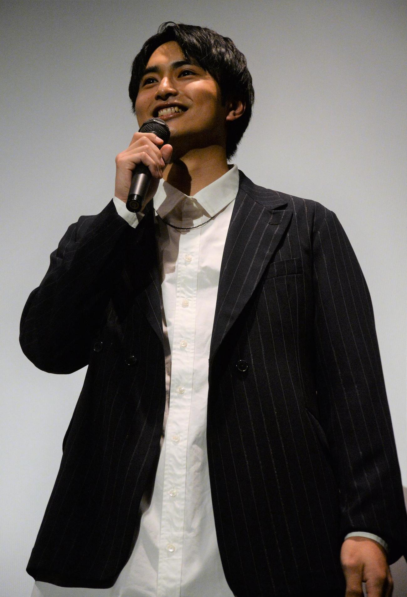 「妖獣奇譚　ニンジャVSシャーク」舞台あいさつに登壇する平野宏周