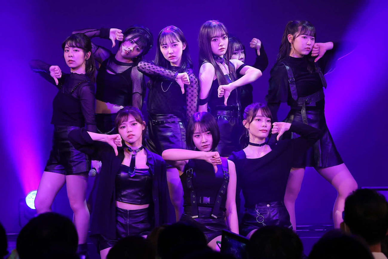 初ワンマンライブを行った、9人組女性アイドルグループのラフ×ラフ