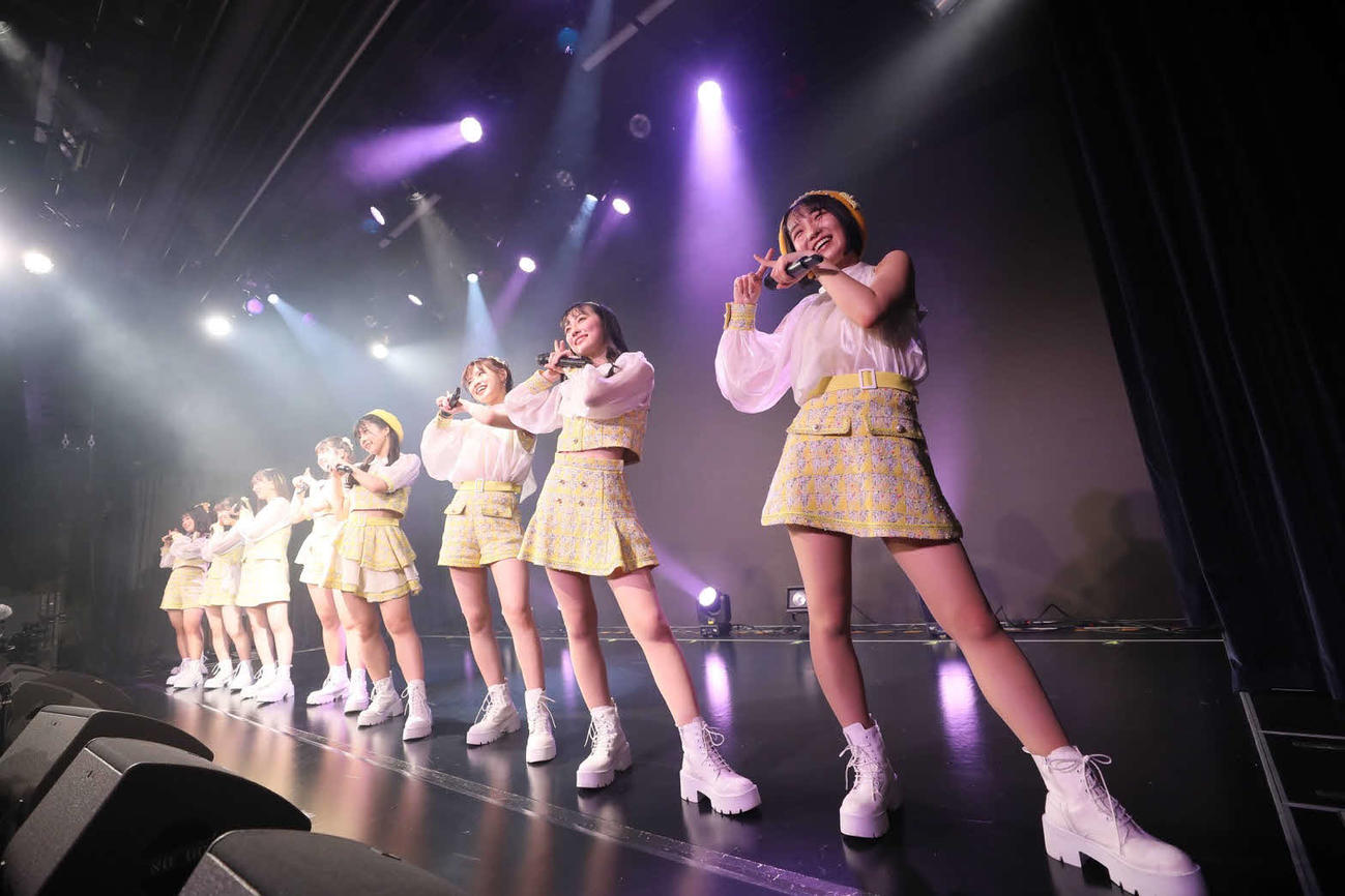 初単独ライブを行った、9人組女性アイドルグループのラフ×ラフ