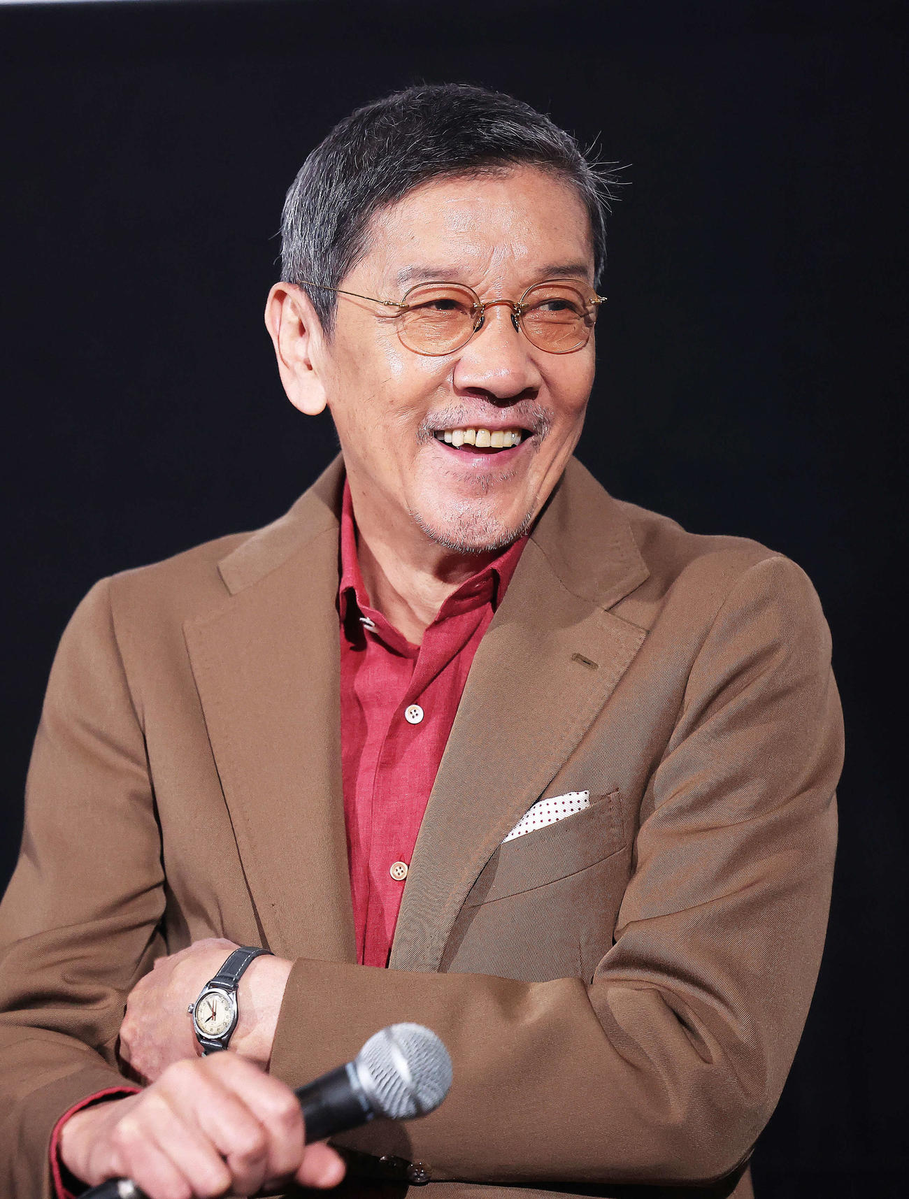 トークショーで笑顔を見せる奥田瑛二（撮影・河田真司）