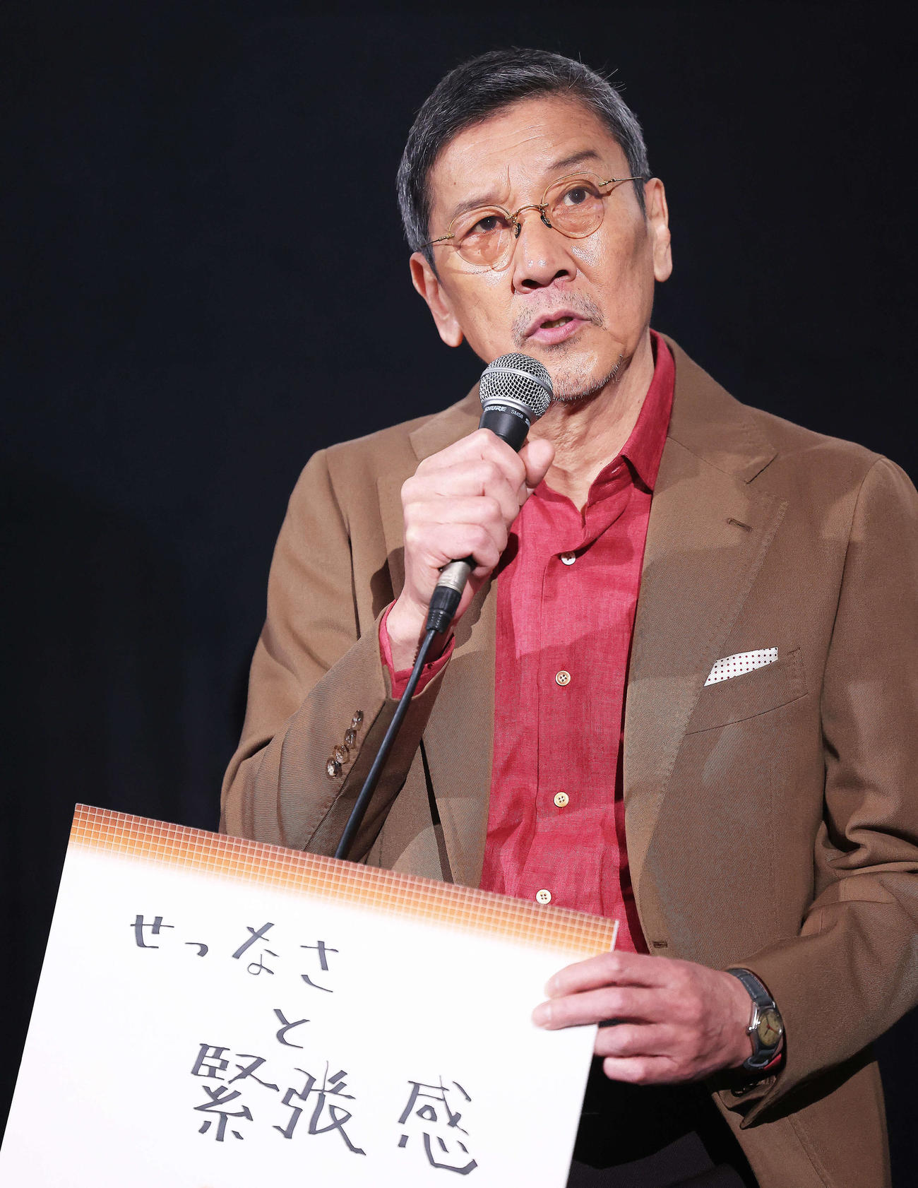 短編映画「たからばこ～守るべきもの～」完成披露試写会のトークショーに臨む奥田瑛二（撮影・河田真司）