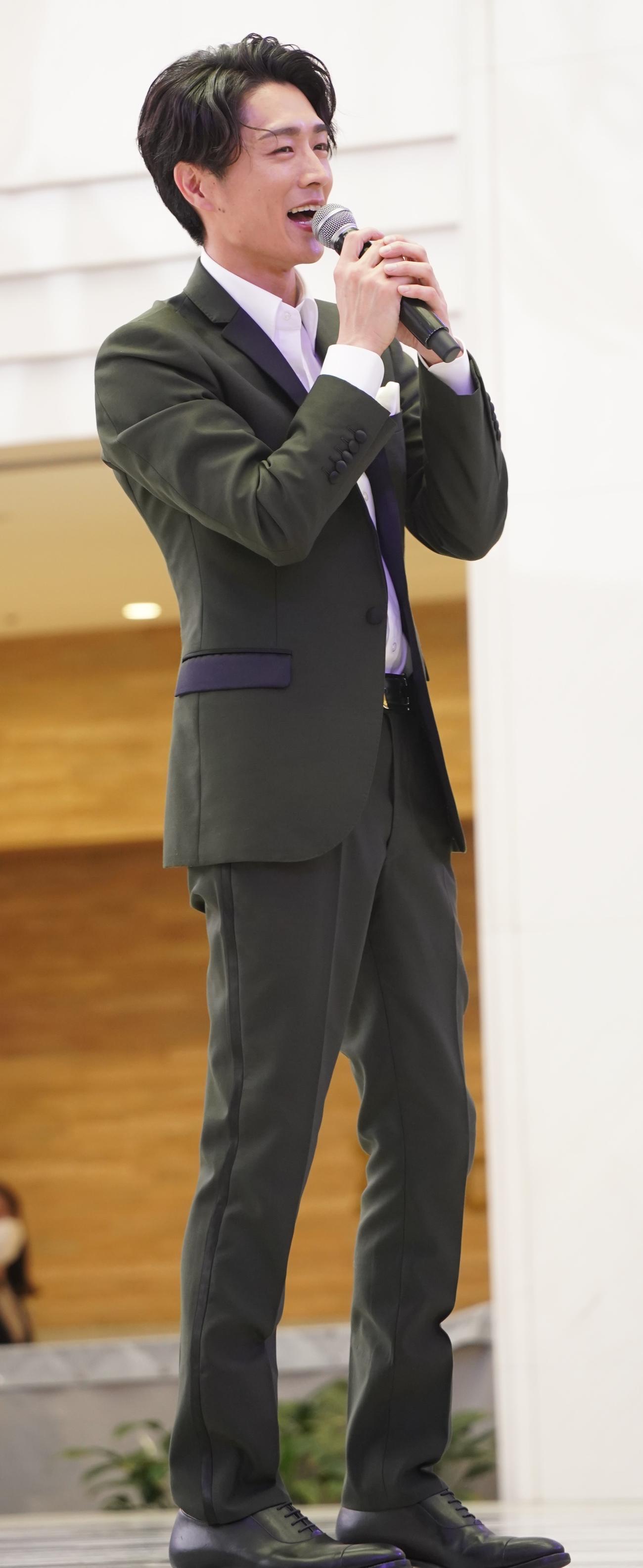 イベントを開催した真田ナオキ（撮影・佐藤勝亮）