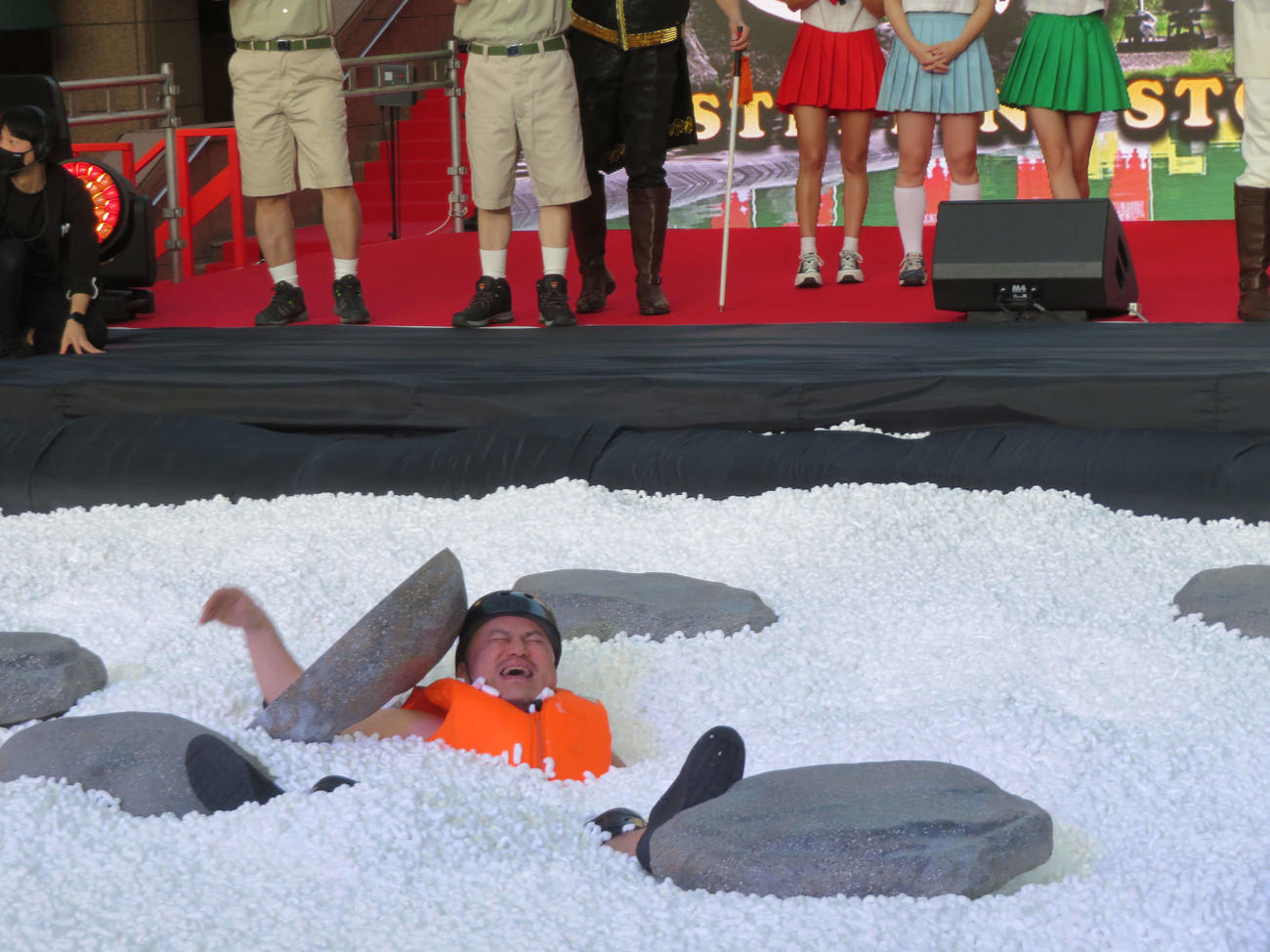 Amazonプライムビデオ「風雲！たけし城」ワールドプレミアで竜神池に挑戦も、あえなく撃沈したハリウッドザコシショウ（撮影・村上幸将）