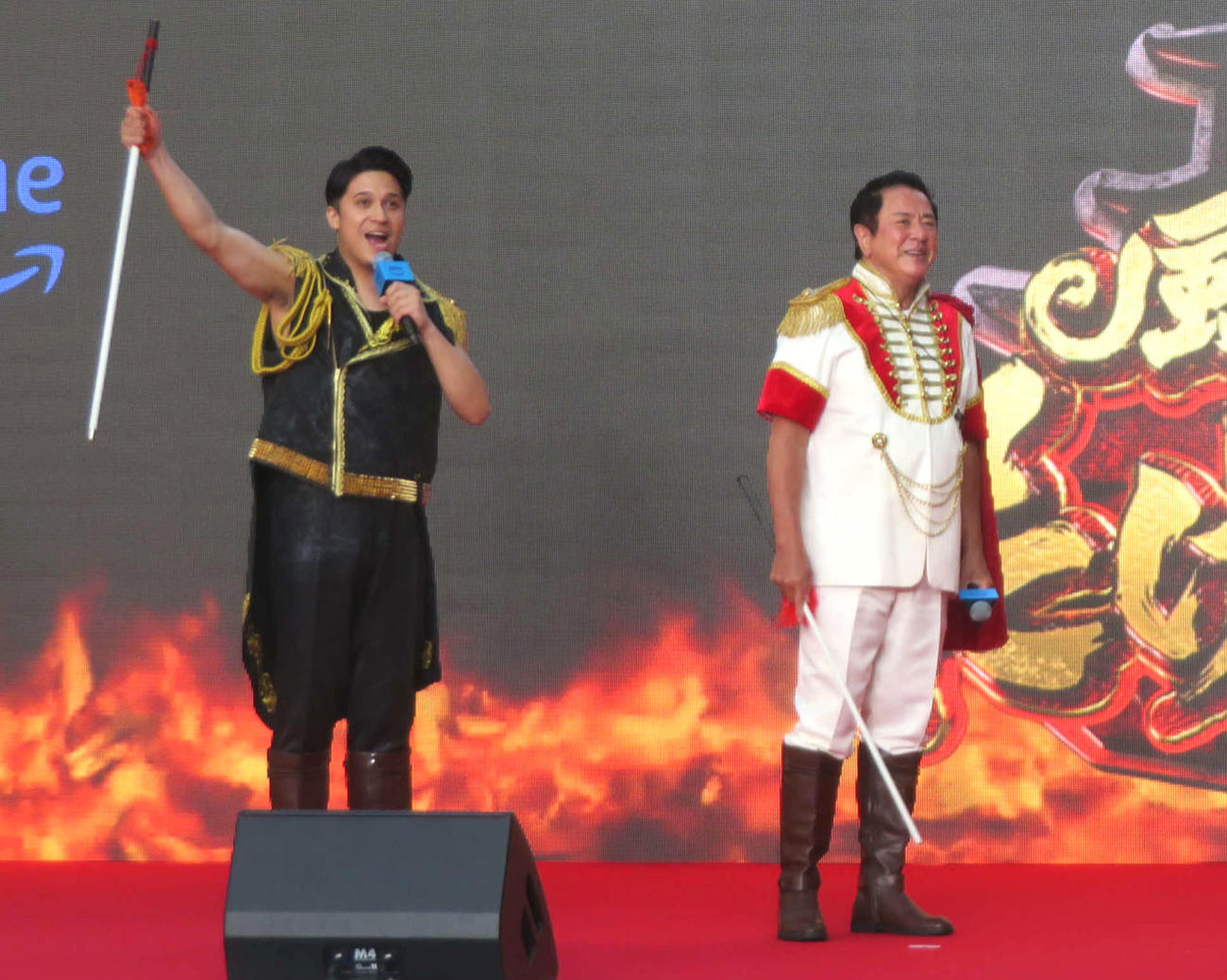 新・攻撃隊長の木村昴（左）と攻撃隊長続投の谷隼人（撮影・村上幸将）