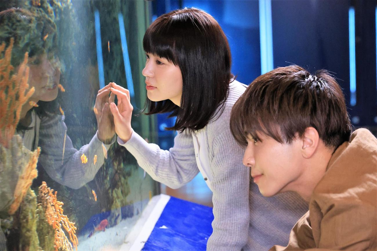 「あなたがしてくれなくても」に出演する奈緒、岩田剛典（C）フジテレビ