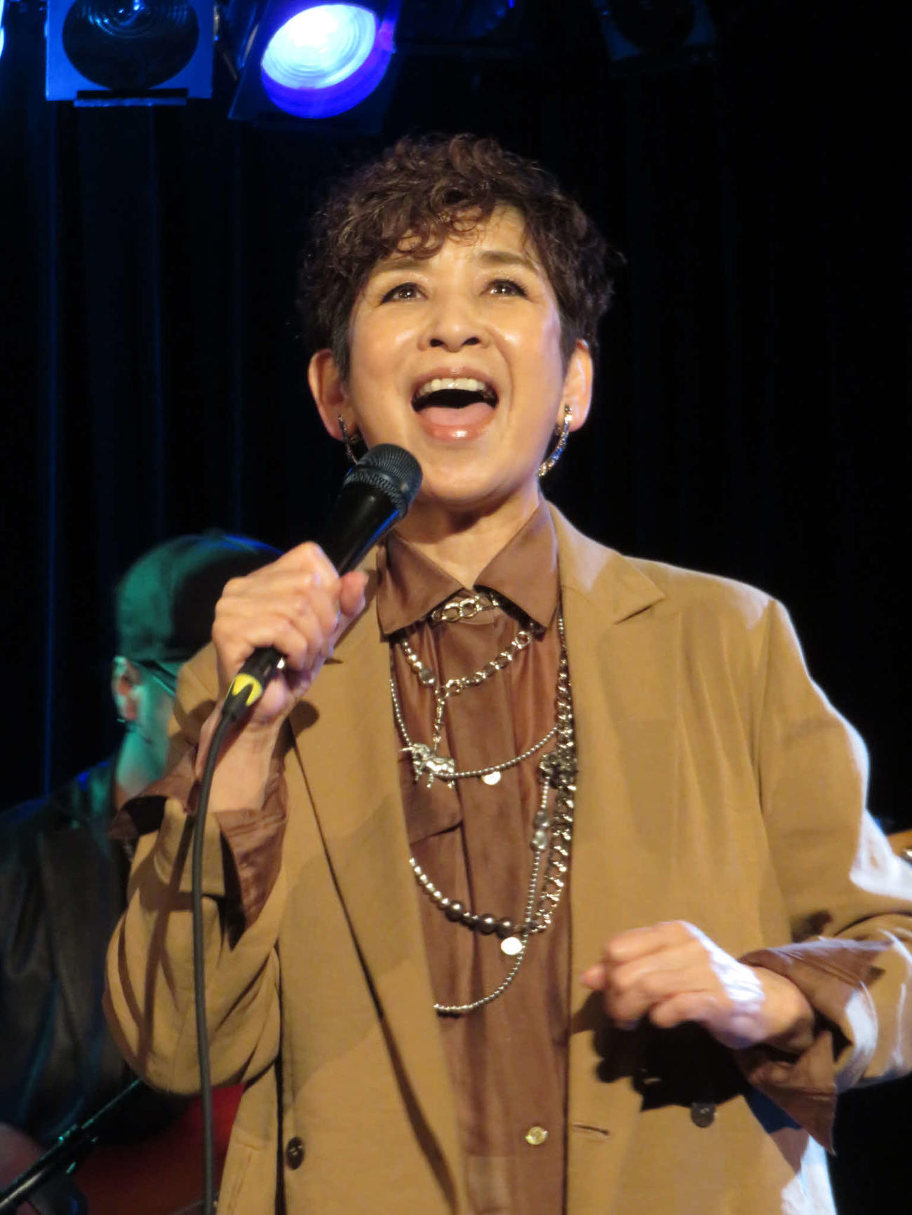 今陽子が55周年記念ライブ「90歳まで現役で歌いたい」デビュー曲「恋の季節」など17曲披露 - 音楽写真ニュース : 日刊スポーツ
