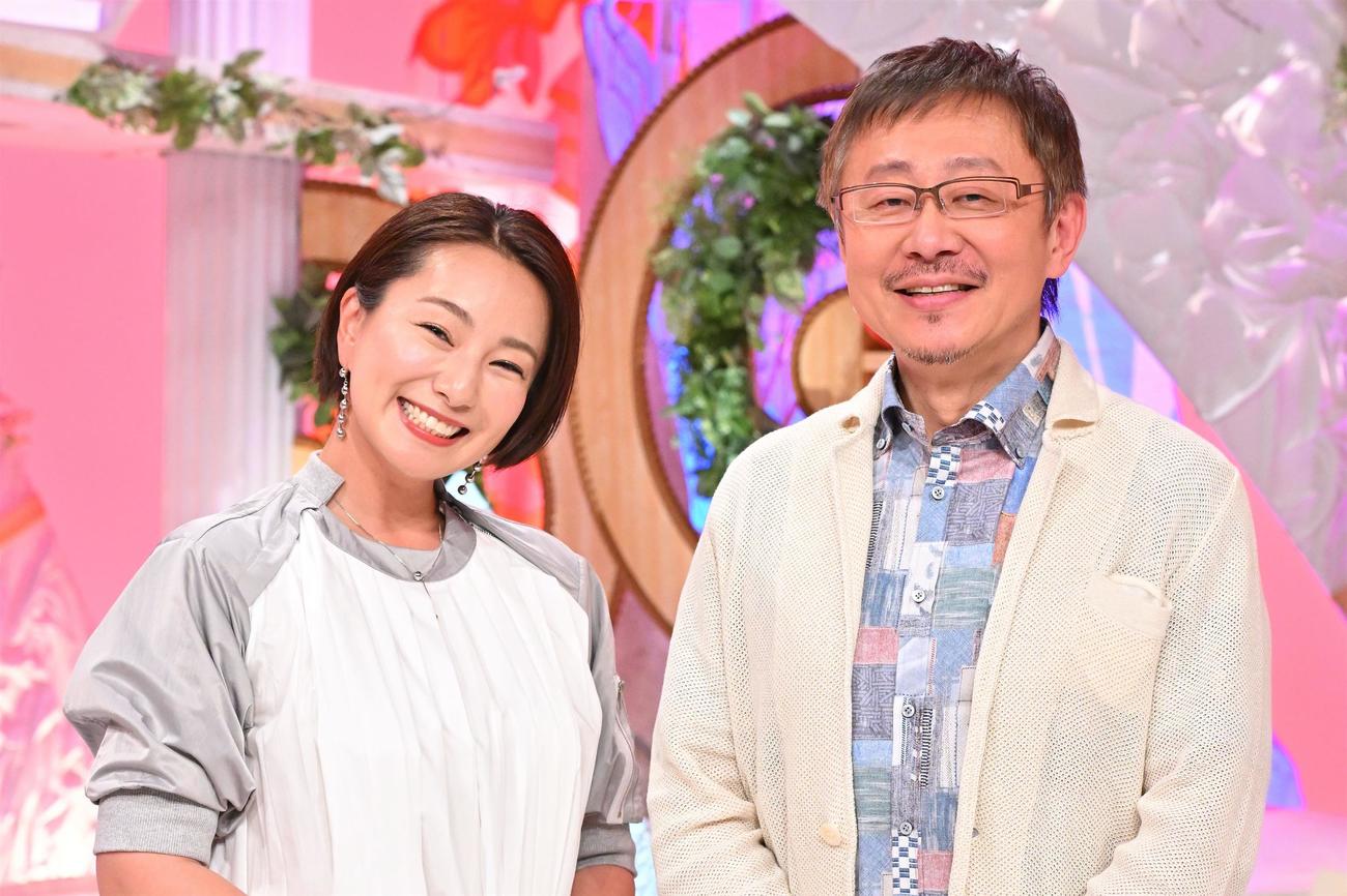 「住人十色」でMCを務める松尾貴史（右）三船美佳（C）MBSテレビ