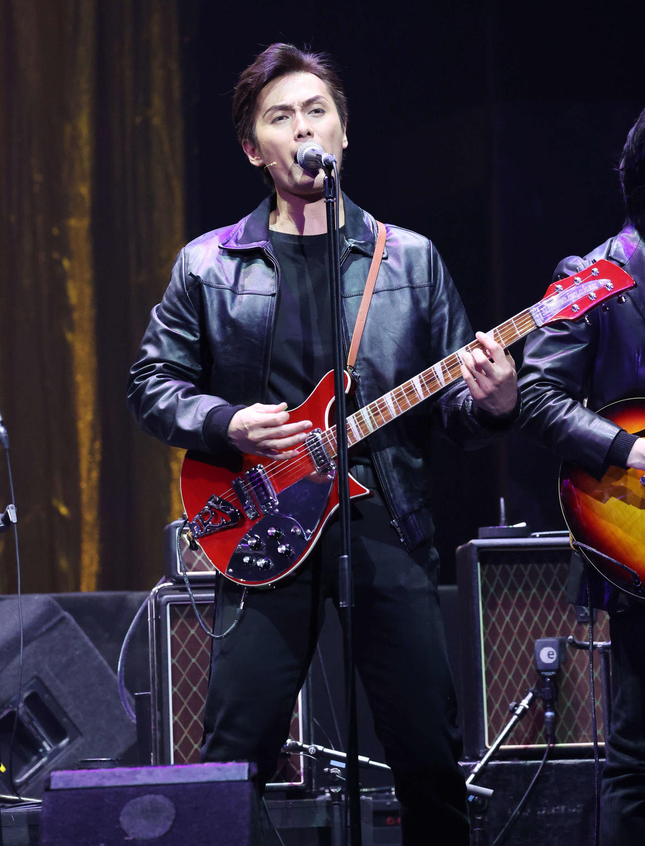 舞台「BACKBEAT」公開ゲネプロでパフォーマンスする加藤和樹（撮影・宮地輝）