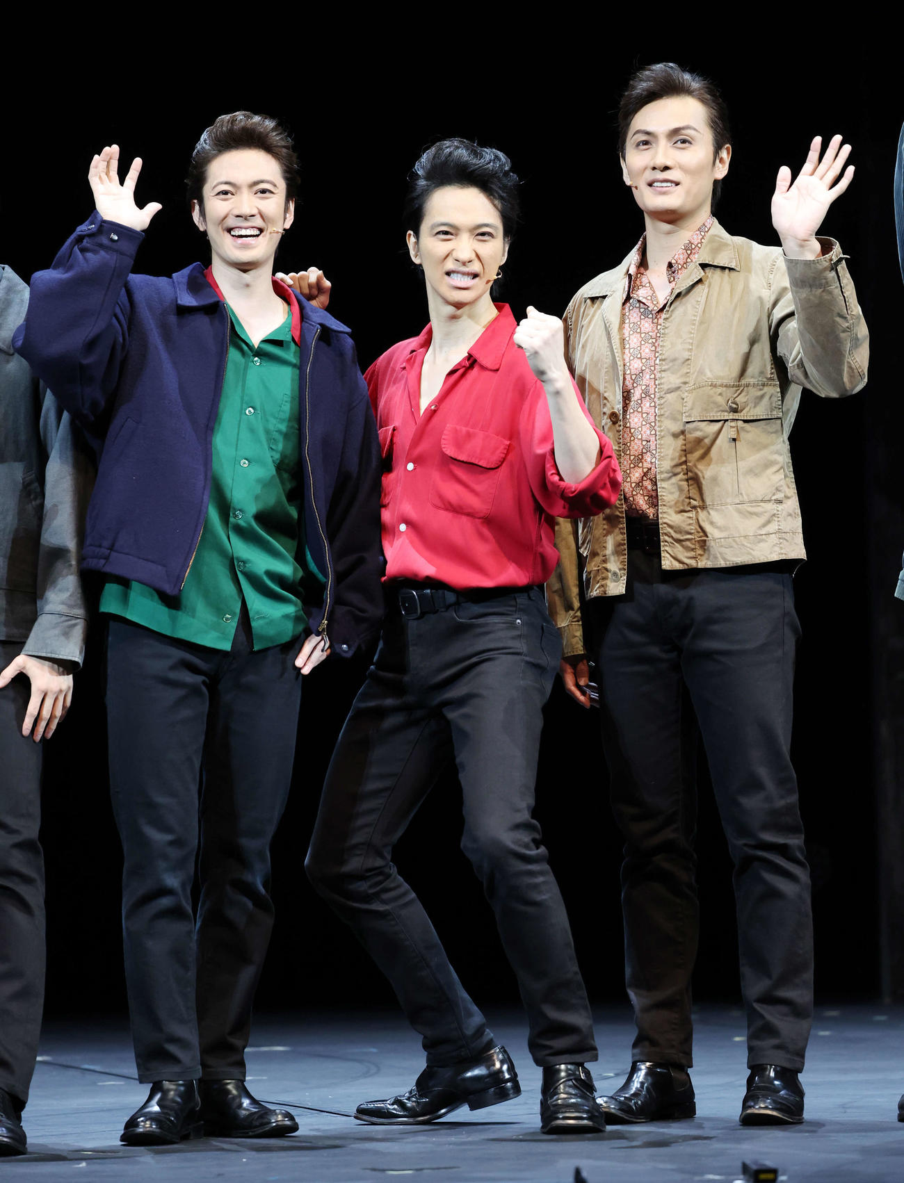 舞台「BACKBEAT」取材会で笑顔を見せる。左から辰巳雄大、戸塚祥太、加藤和樹（撮影・宮地輝）