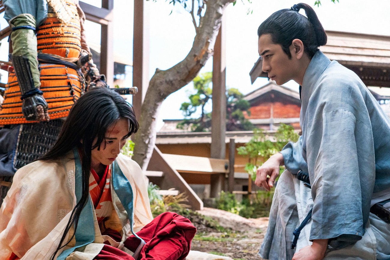 徳川家康（松本潤）と虎松（板垣李光人）