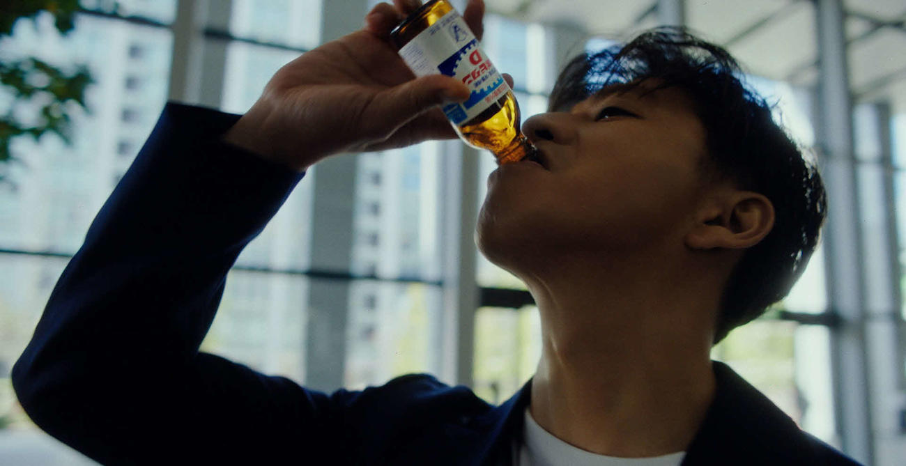 「リポビタン」ブランドの新CMに出演する木村拓哉