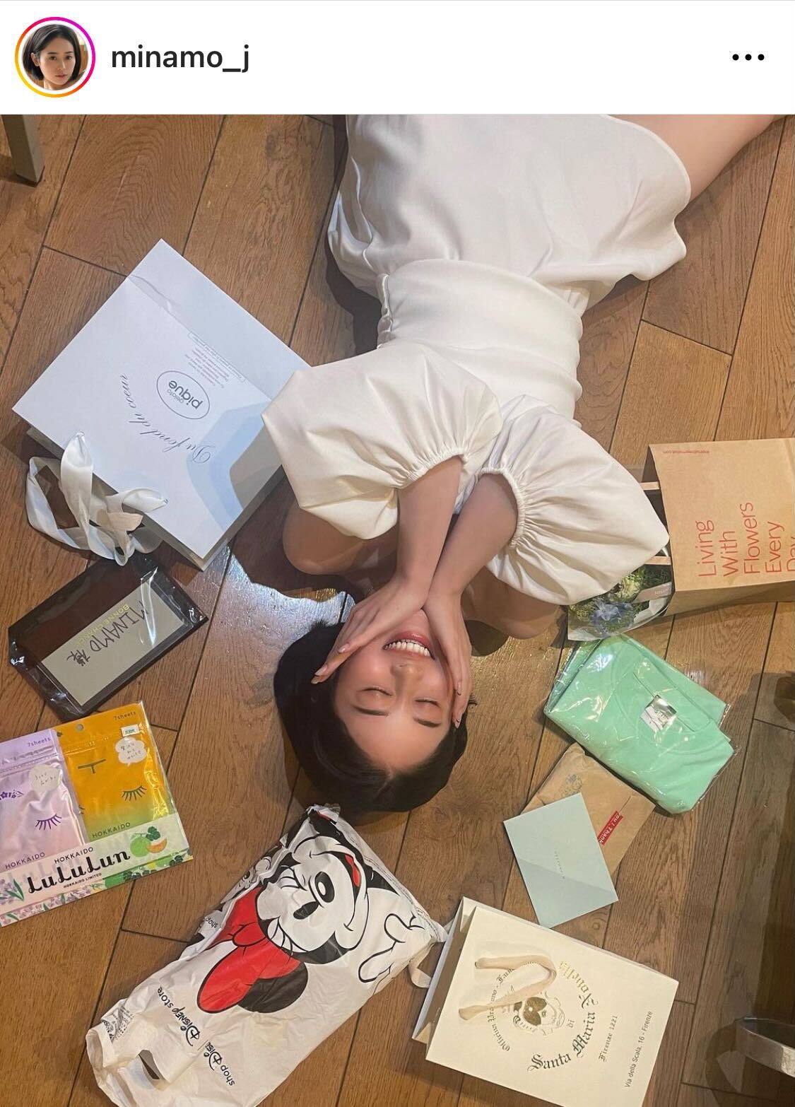 写真展の終了を報告したMINAMO（MINAMOのインスタグラムから）