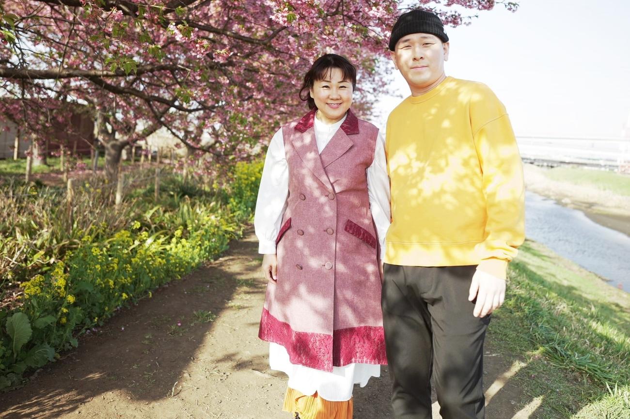 Mr．シャチホコ（右）と妻みはる