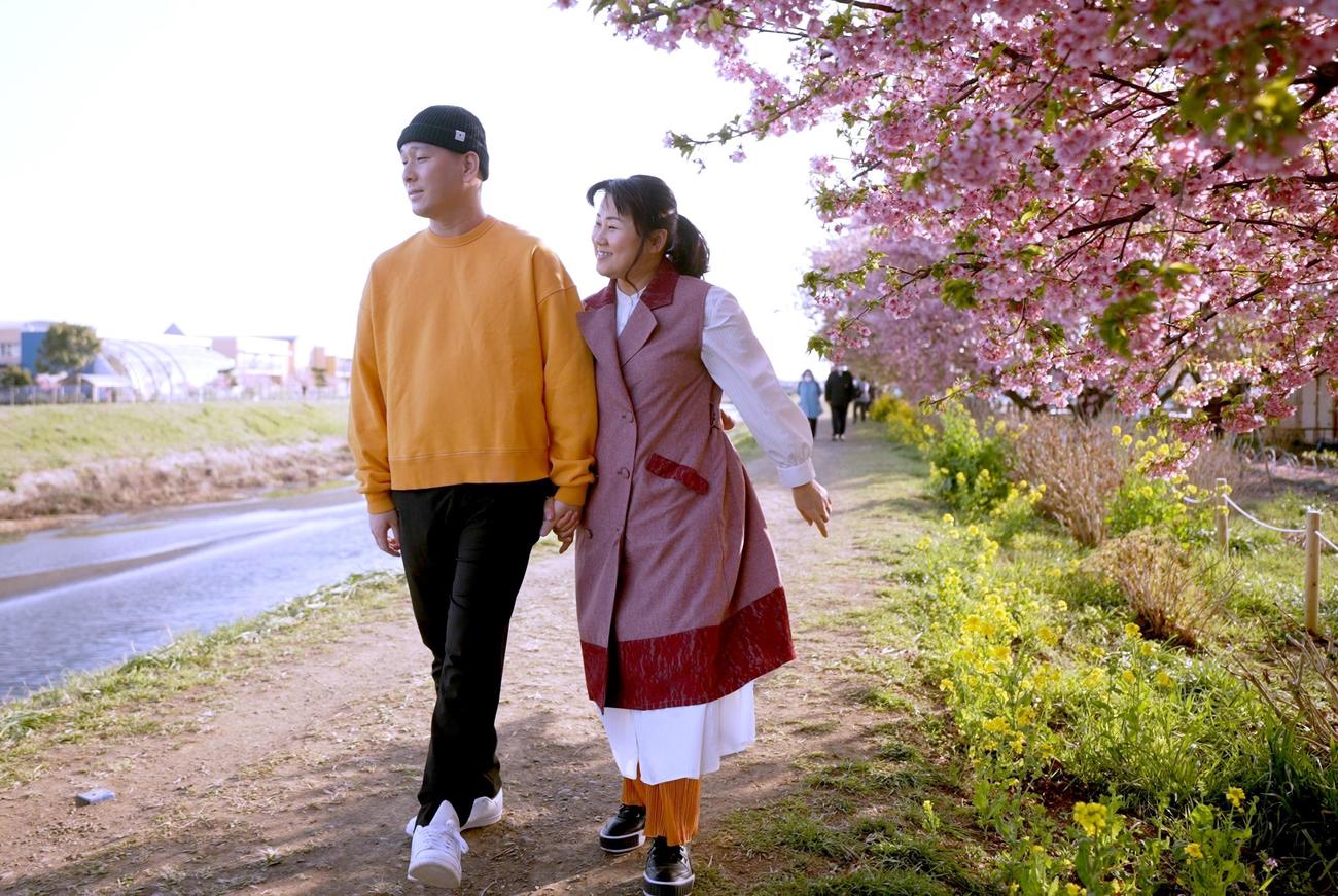 Mr．シャチホコ（右）と妻みはる