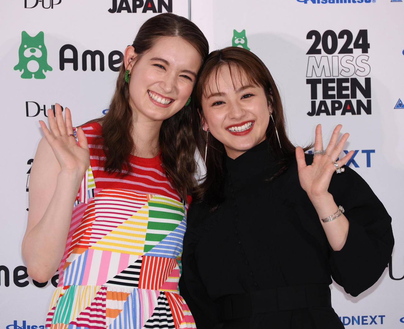 「2024ミス・ティーン・ジャパン」開催発表会見を行ったトラウデン直美（左）と平祐奈（撮影・中島郁夫）