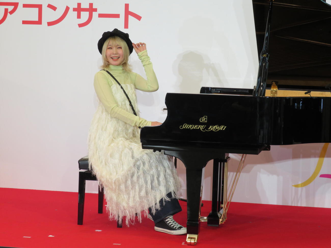 ダイナミックな演奏で、丸ビル1階マルキューブで、5階吹き抜けにまで響かせたハラミちゃん