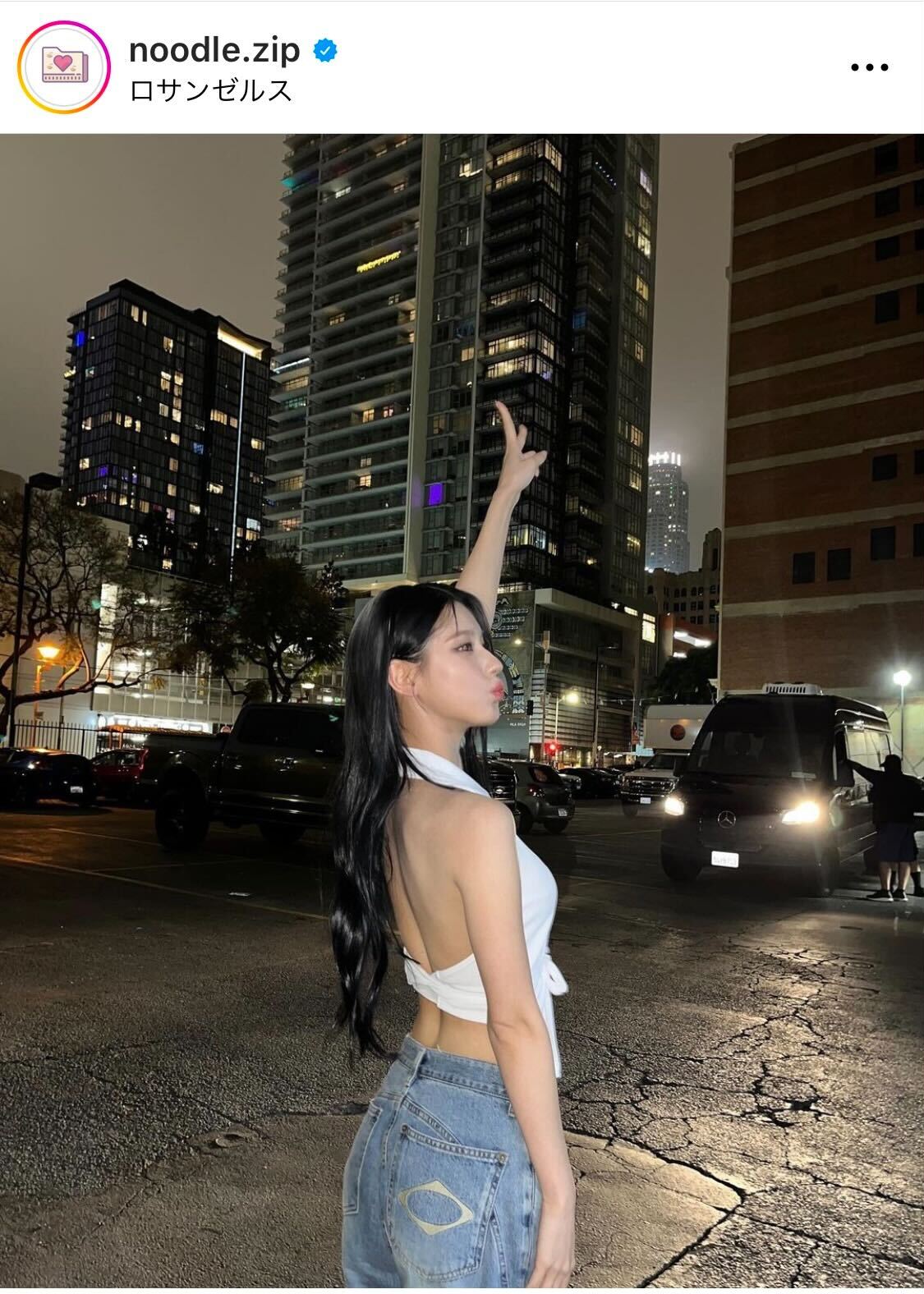 背中が大きくあいたセクシーな私服姿のミヨン（ミヨンのインスタグラムから）