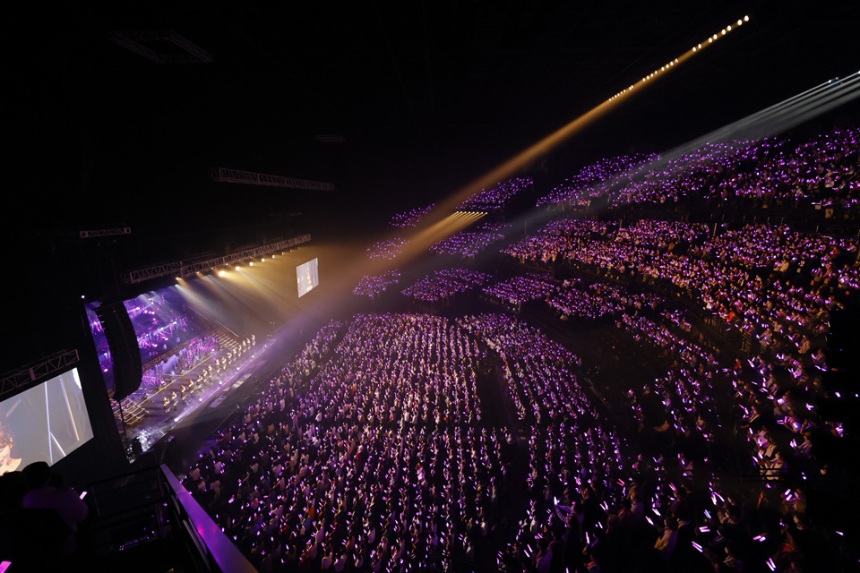 「32ndSGアンダーライブ」でパフォーマンスする乃木坂46
