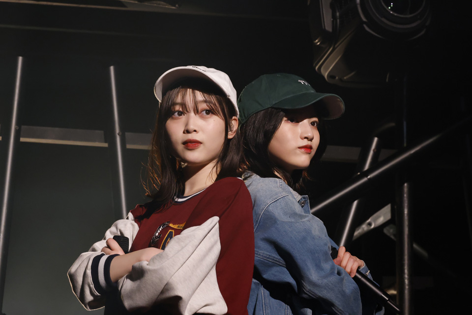 「32ndSGアンダーライブ」でパフォーマンスする乃木坂46北川悠理（左）と林瑠奈