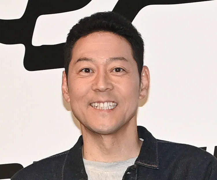 東野幸治（2021年11月撮影）