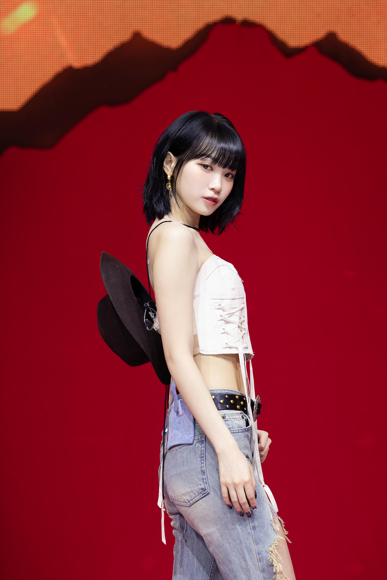 LE SSERAFIMのKIM CHAEWON（P）＆（C）SOURCE MUSIC