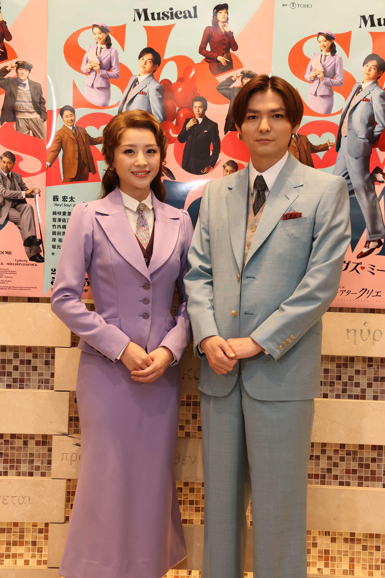 ミュージカル「シー・ラヴズ・ミー」取材会を行ったHey！Say！JUMP薮宏太（右）と綺咲愛里