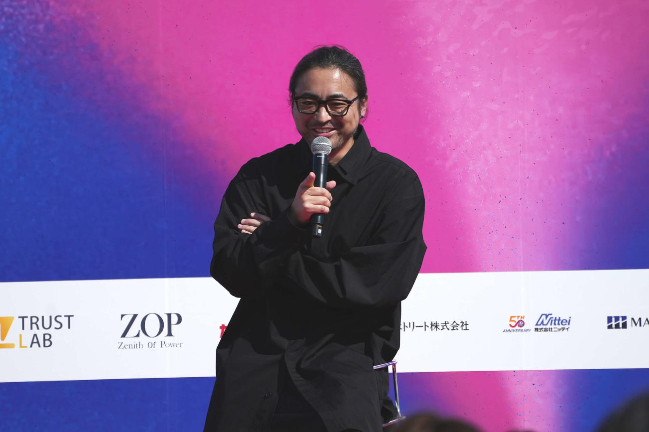 横浜国際映画祭のトークショーに登壇した山田孝之