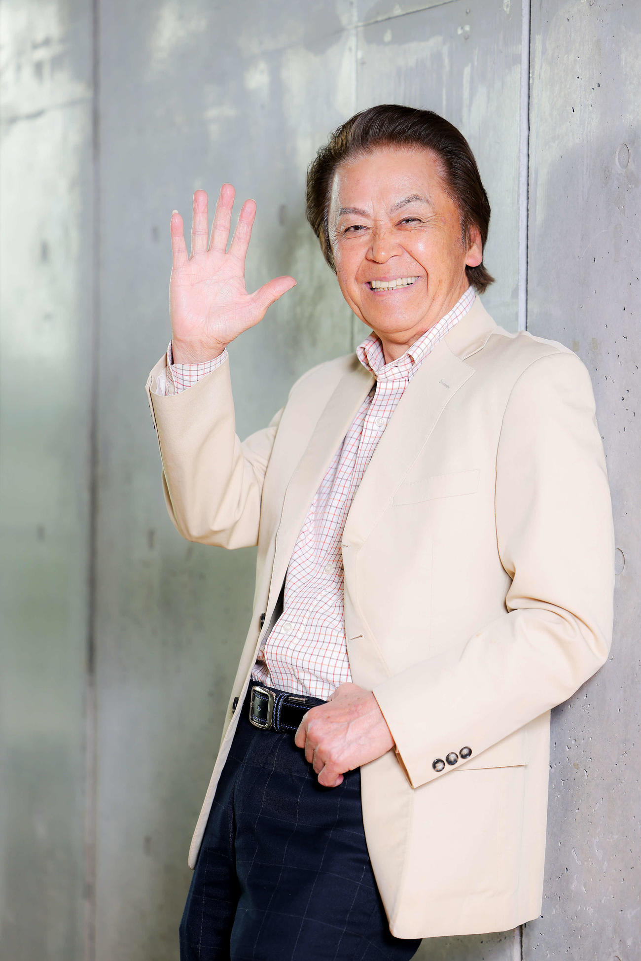 劇団四季の団員として長年第一線で活躍する飯野おさみ。ミュージカル俳優として今後も走り続けるという活気に満ちており、笑顔もとてもまぶしかったです（撮影・河田真司）