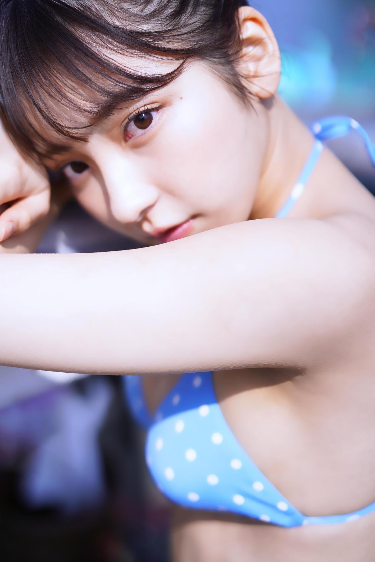 「ヤングガンガン」で表紙グラビアを飾っている＃2i2の十味（C）撮影／佐藤佑一