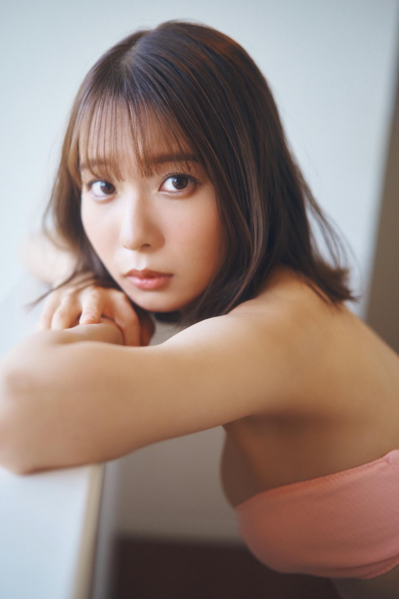 「ヤングガンガン」でソログラビアに登場している＃2i2の奥ゆい（C）撮影／岡本武志