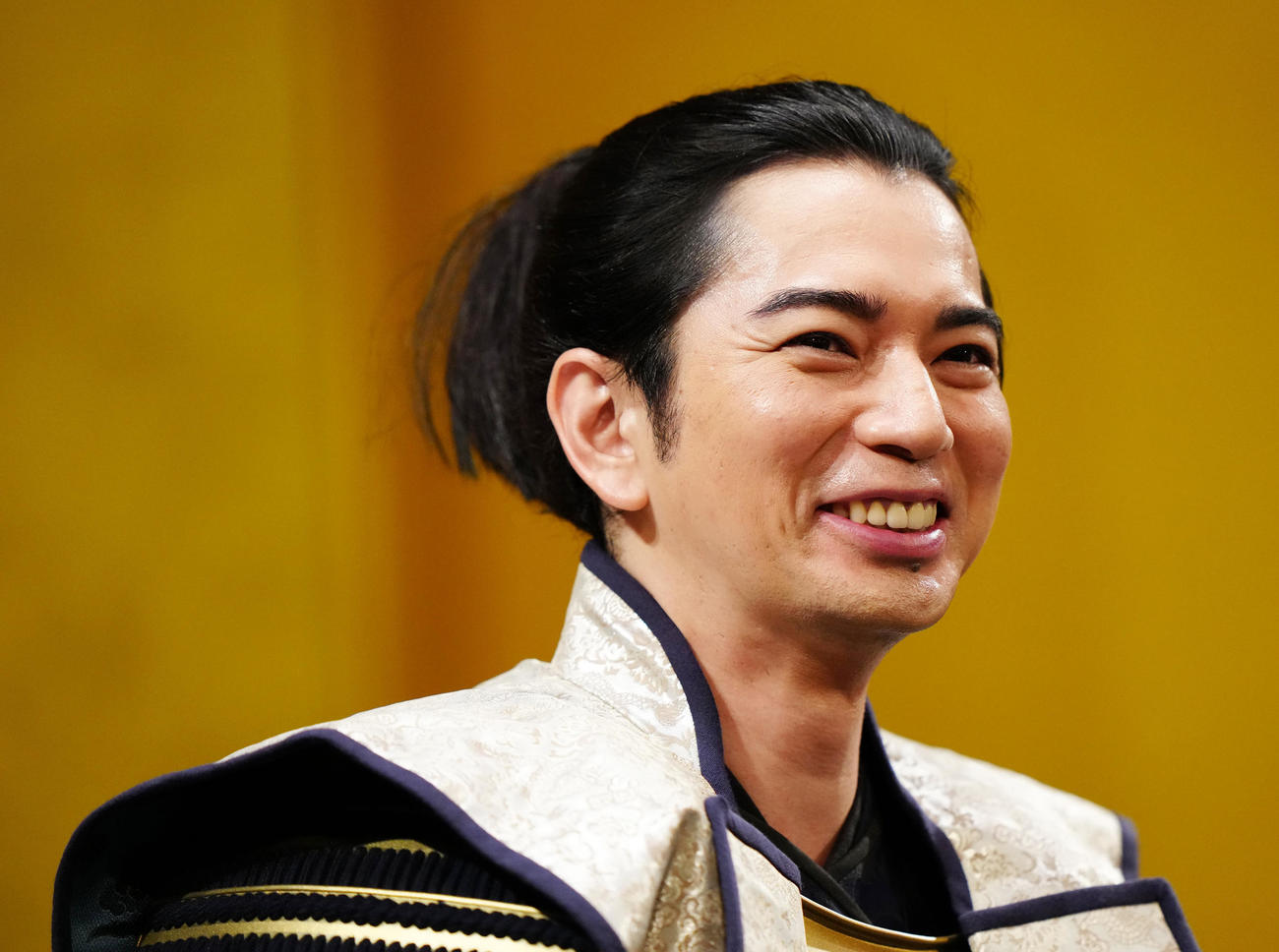 浜松まつりでの家康公騎馬武者行列を終え、会見に臨む徳川家康役の松本潤（撮影・江口和貴）
