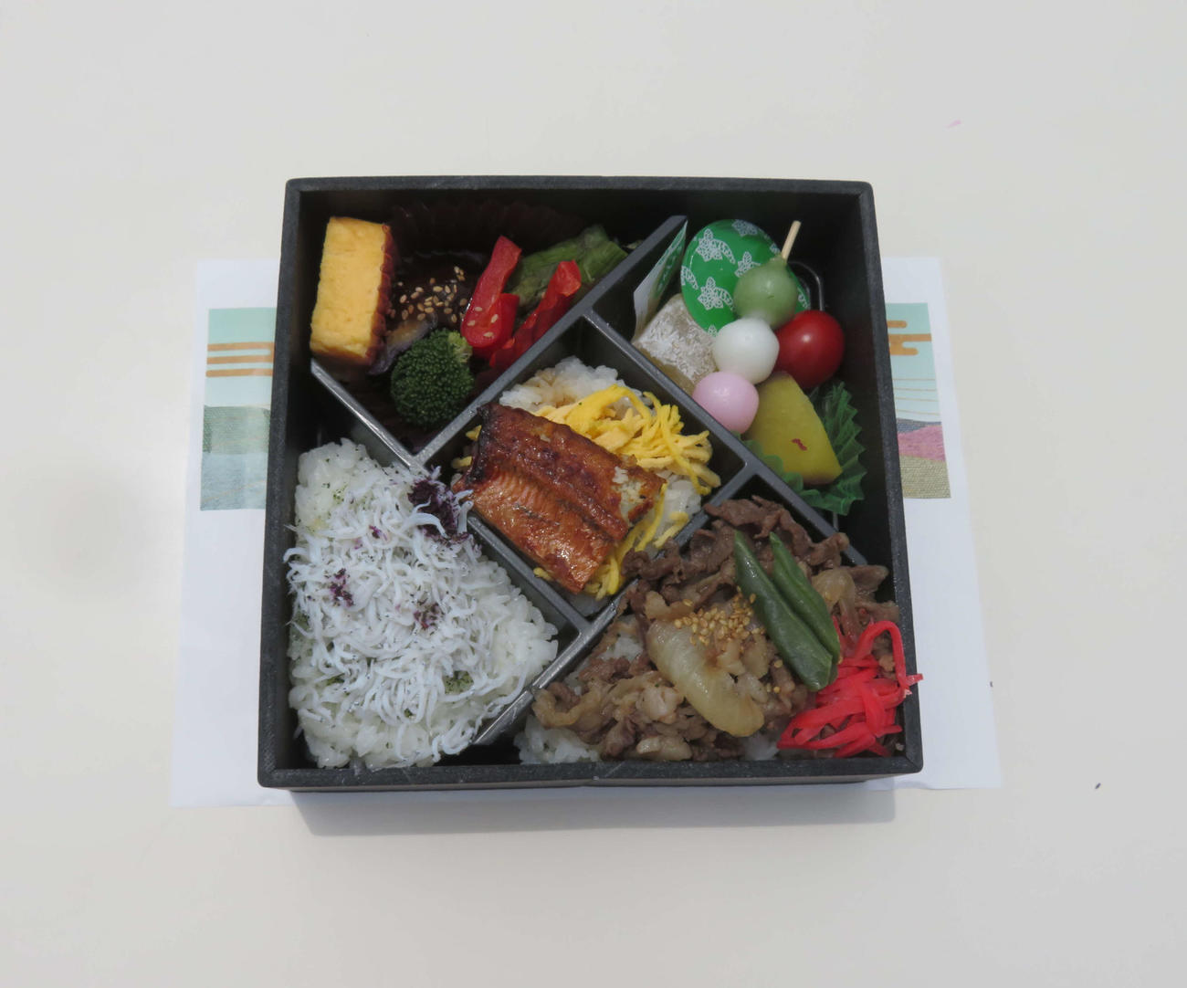 松本潤が子どもたちに差し入れたオリジナル弁当（撮影・横山慧）
