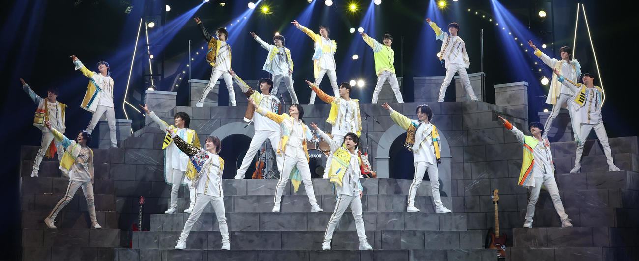 舞台「俺たちのBANG！！！」で熱演する少年忍者（撮影・中島郁夫）