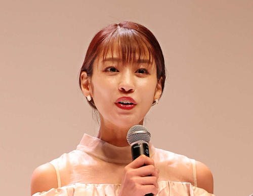 岡副麻希（2022年3月撮影）