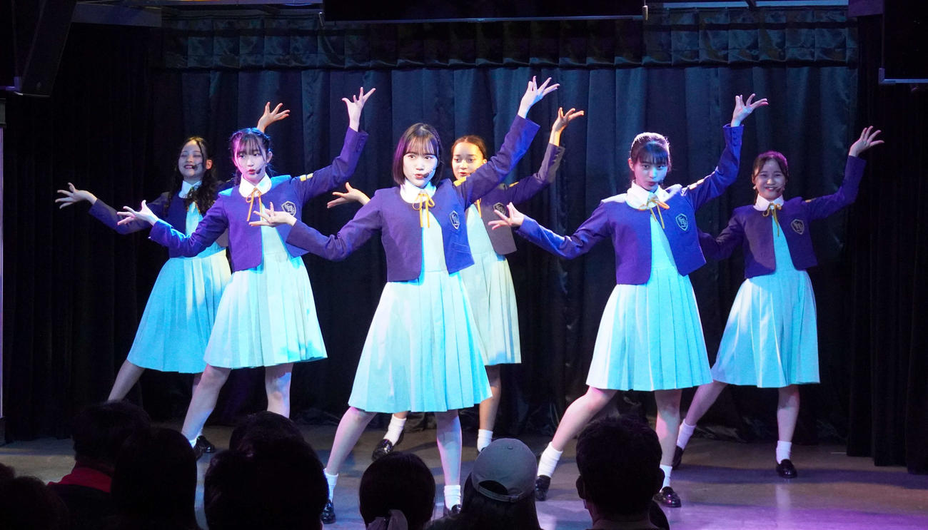 選抜メンバーによる少人数ライブ「Golden－Live」を行った少女歌劇団ミモザーヌ