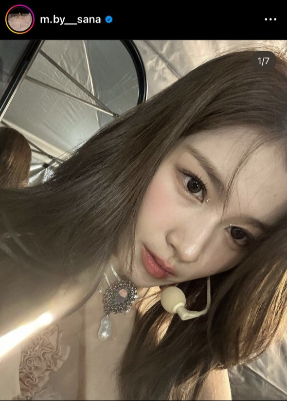 TWICEのサナのインスタグラムから