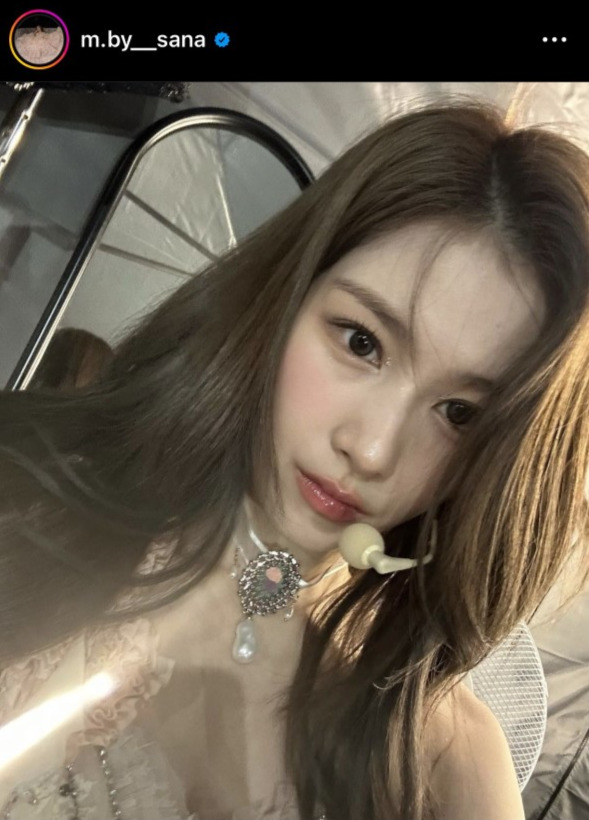 TWICEのサナのインスタグラムから