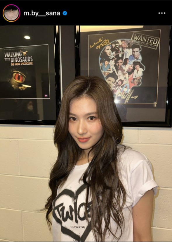 TWICEのサナのインスタグラムから