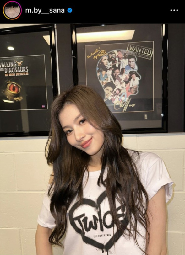TWICEのサナのインスタグラムから