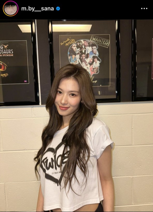 TWICEのサナのインスタグラムから