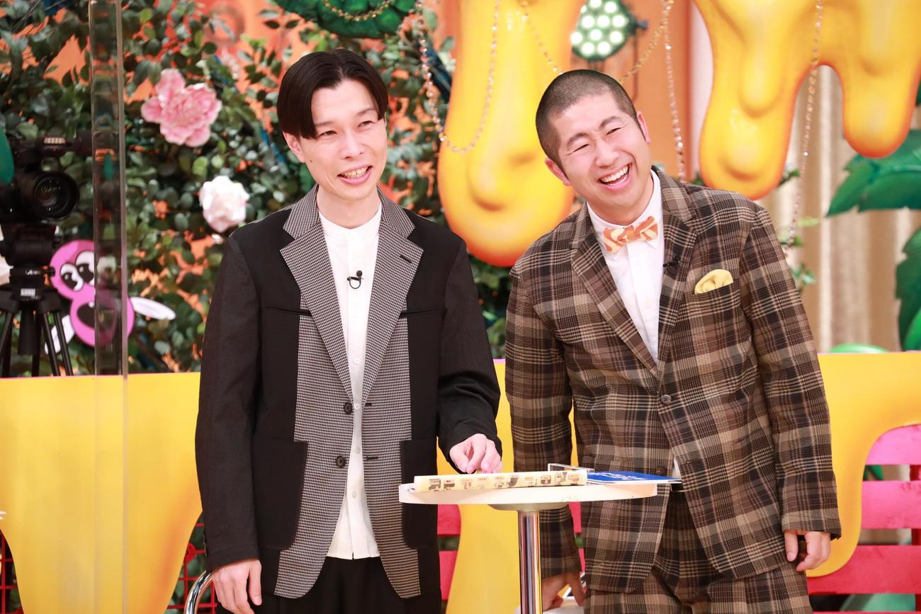 「深夜のハチミツ」に出演するハライチの岩井勇気（左）と澤部佑（C）フジテレビ