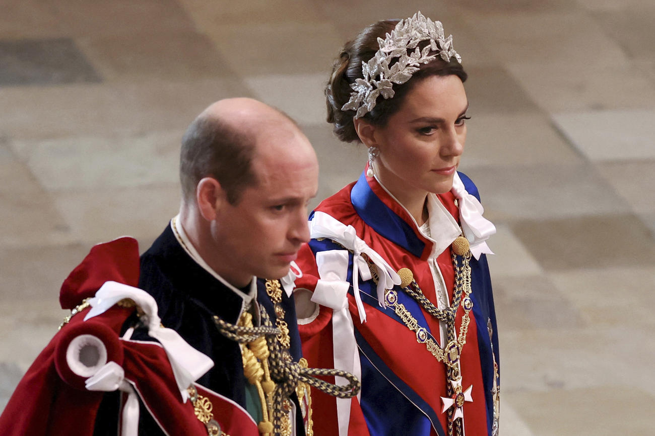 英国のウィリアム皇太子とキャサリン妃（AP)