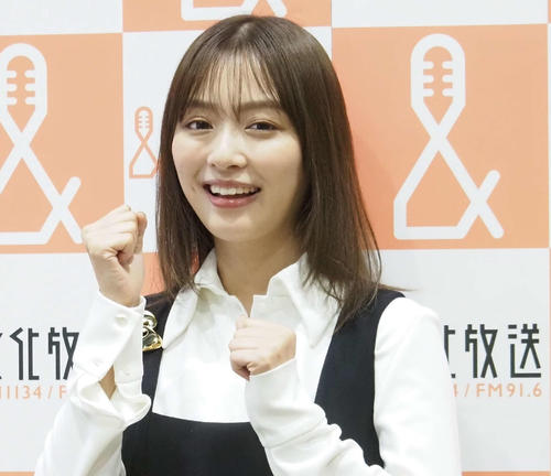 内田理央「神すぎんか」ファミマの白Tシャツショット公開「マジ可愛い