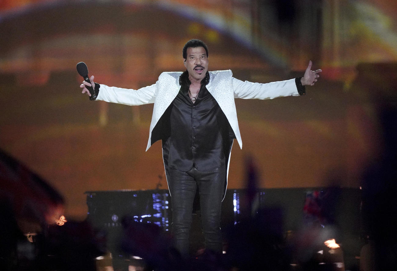 戴冠記念コンサートに出演したライオネル・リッチー（AP）