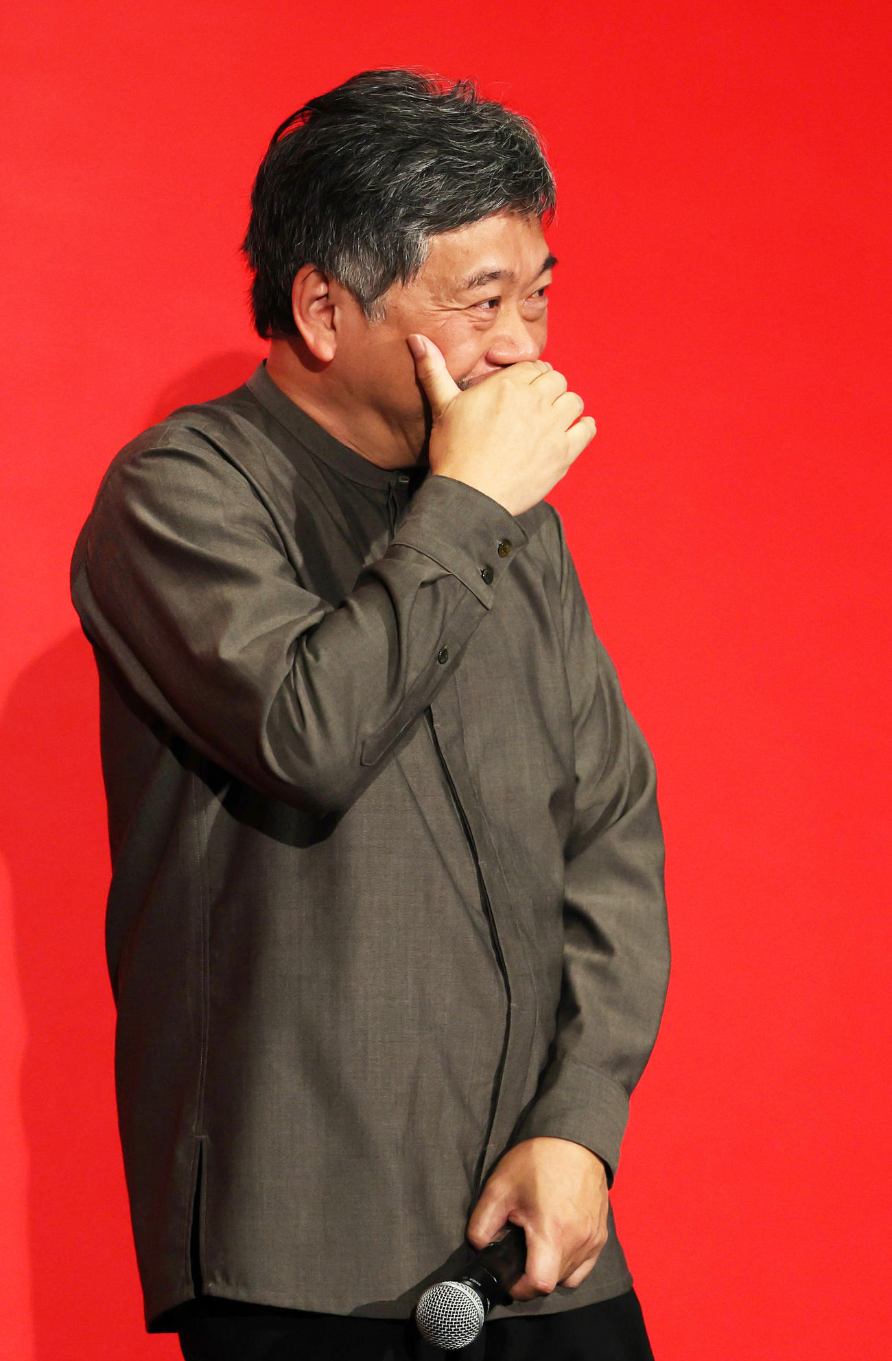 映画「怪物」完成披露試写会で舞台あいさつを行った是枝裕和監督（撮影・野上伸悟）