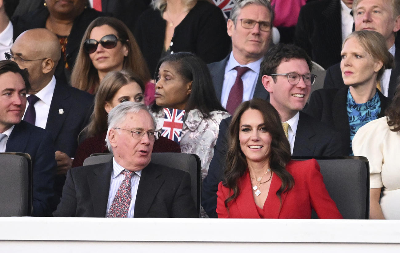 戴冠記念コンサートを鑑賞するグロスター公リチャード王子とウェールズ王女ケイト（AP）