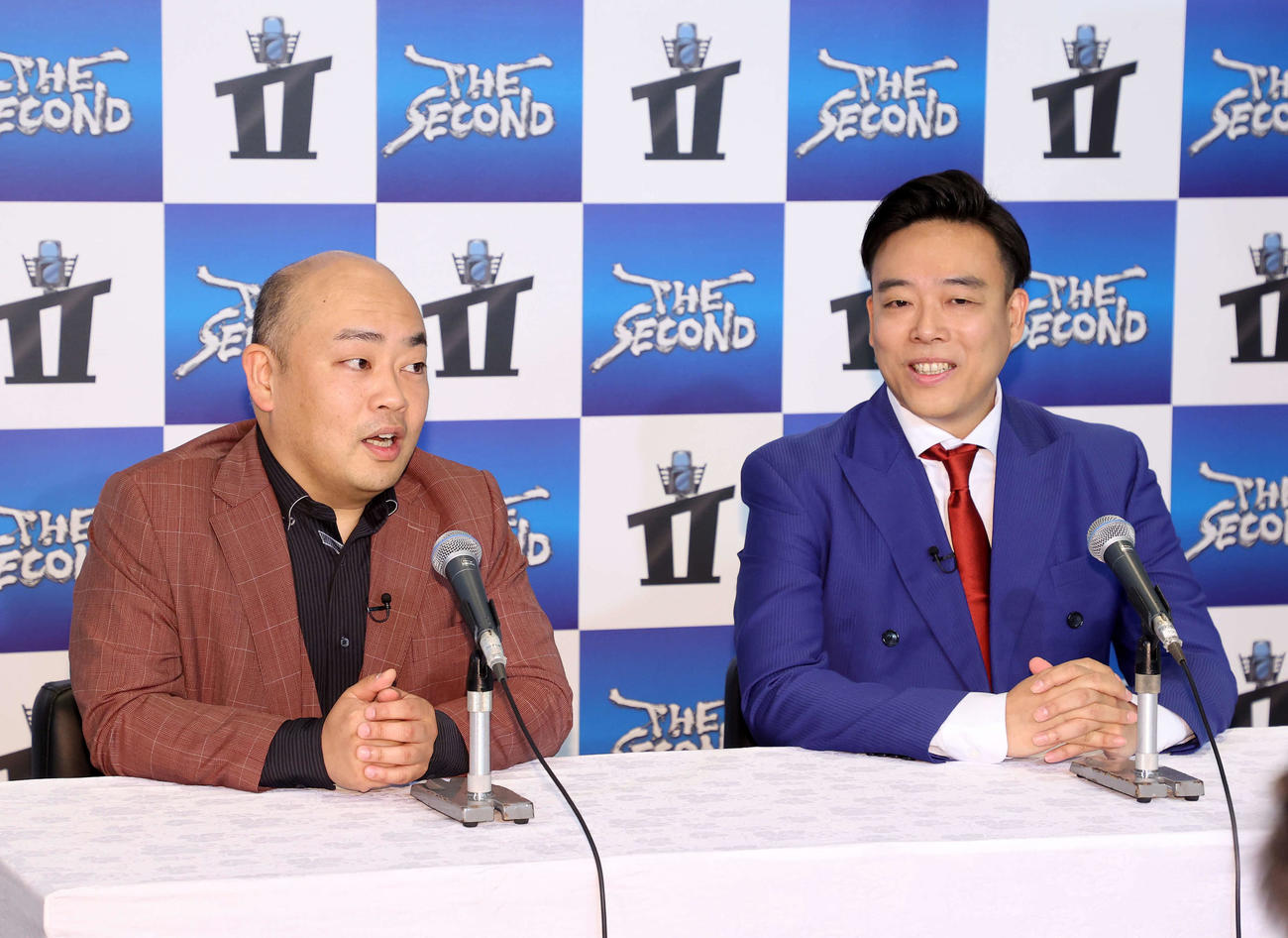 会見に臨むギャロップの林健（左）と毛利大亮（撮影・鈴木正人）