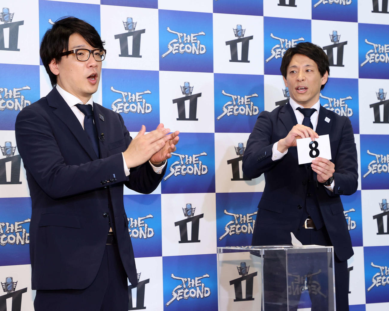 組み合わせ抽選に臨む囲碁将棋の文田大介（左）と根建太一（撮影・鈴木正人）
